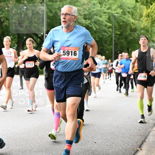 06.09.2026 - CURREX Alsterlauf Dr. Thomas Lammeyer http://msf.ph/oto/10115970 06.09.2026 09:11:58 Laufen 3737, 4211, 2732, 5916, 4049, 5461 meine-sportfotos.de