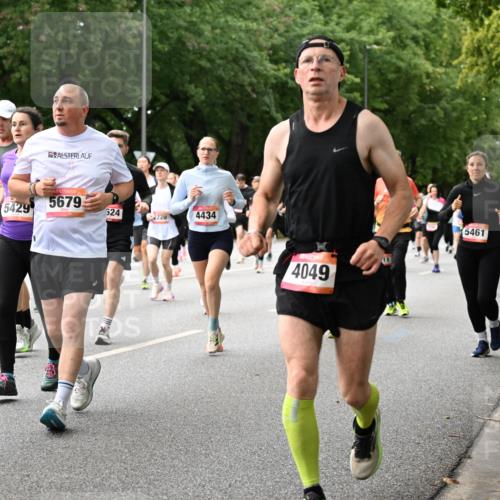06.09.2026 - CURREX Alsterlauf Dr. Thomas Lammeyer http://msf.ph/oto/10115980 06.09.2026 09:12:00 Laufen 81, 5679, 3011, 5429, 624, 2220, 4434, 4049, 5461 meine-sportfotos.de