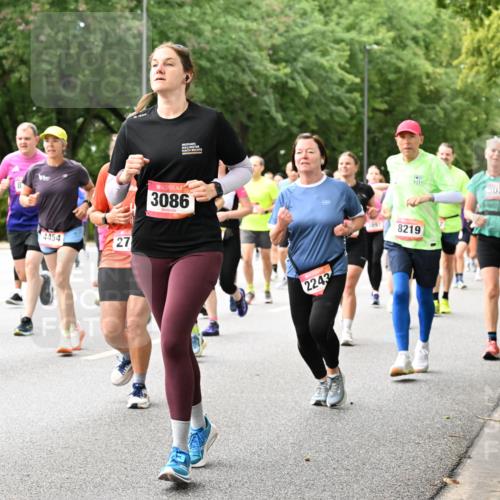 06.09.2026 - CURREX Alsterlauf Dr. Thomas Lammeyer http://msf.ph/oto/10116018 06.09.2026 09:12:05 Laufen 2601, 6244, 4454, 27, 3086, 2243, 8219, 5071 meine-sportfotos.de