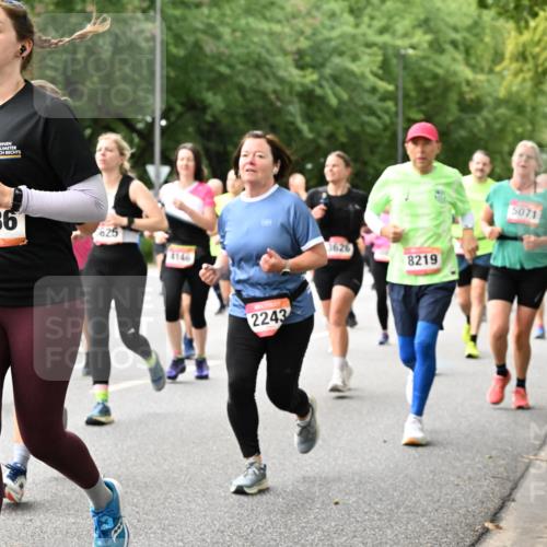 06.09.2026 - CURREX Alsterlauf Dr. Thomas Lammeyer http://msf.ph/oto/10116023 06.09.2026 09:12:06 Laufen 3086, 4146, 2243, 3626, 8219, 5071 meine-sportfotos.de