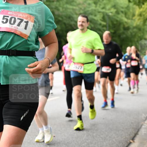 06.09.2026 - CURREX Alsterlauf Dr. Thomas Lammeyer http://msf.ph/oto/10116042 06.09.2026 09:12:09 Laufen 5071, 2627 meine-sportfotos.de