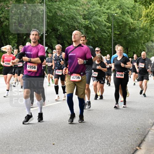 06.09.2026 - CURREX Alsterlauf Dr. Thomas Lammeyer http://msf.ph/oto/10116092 06.09.2026 09:12:16 Laufen 4337, 41, 4285, 3517, 4956, 3567, 4266, 4095, 4746, 2152, 3216, 8319 meine-sportfotos.de