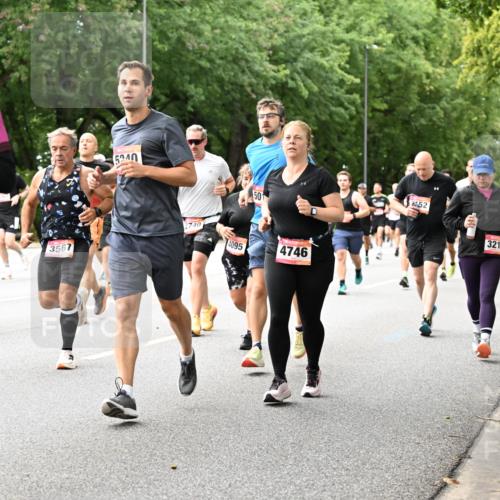 06.09.2026 - CURREX Alsterlauf Dr. Thomas Lammeyer http://msf.ph/oto/10116103 06.09.2026 09:12:17 Laufen 4266, 5240, 2740, 3567, 4095, 4746, 1152, 3216, 8319 meine-sportfotos.de