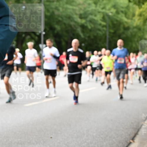 06.09.2026 - CURREX Alsterlauf Dr. Thomas Lammeyer http://msf.ph/oto/10116155 06.09.2026 09:12:24 Laufen  meine-sportfotos.de