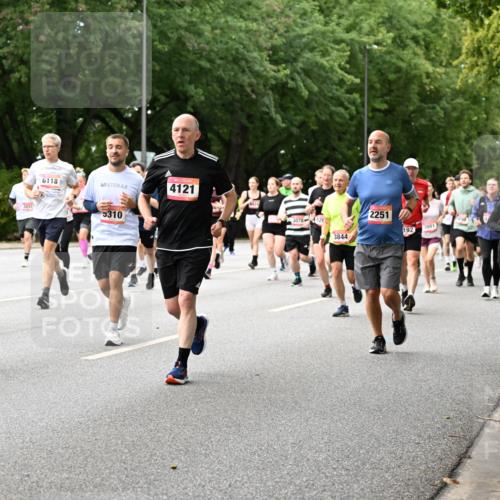 06.09.2026 - CURREX Alsterlauf Dr. Thomas Lammeyer http://msf.ph/oto/10116158 06.09.2026 09:12:24 Laufen 3052, 6118, 4121, 5310, 3078526, 3844, 2251, 3801, 192, 2509, 4088 meine-sportfotos.de