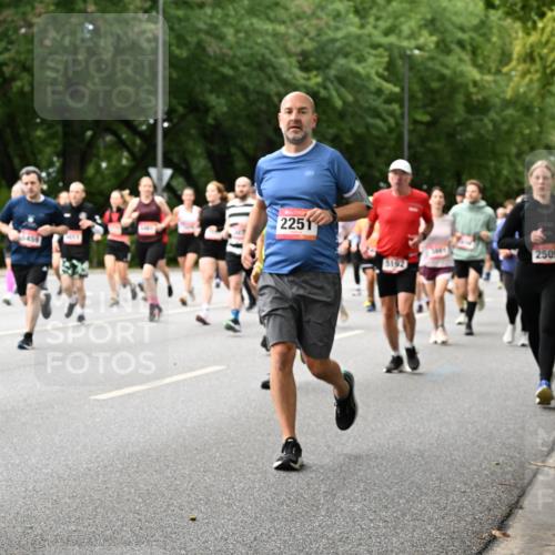 06.09.2026 - CURREX Alsterlauf Dr. Thomas Lammeyer http://msf.ph/oto/10116171 06.09.2026 09:12:26 Laufen 52, 2251, 5192, 2509, 4000 meine-sportfotos.de