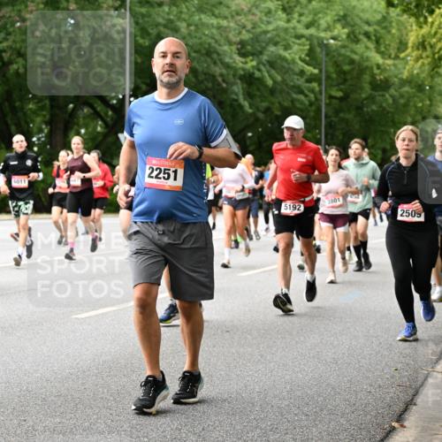 06.09.2026 - CURREX Alsterlauf Dr. Thomas Lammeyer http://msf.ph/oto/10116175 06.09.2026 09:12:26 Laufen 5459, 6011, 2251, 3801, 5192, 2509 meine-sportfotos.de