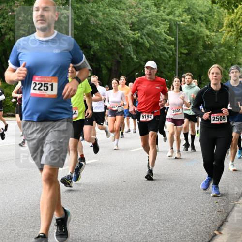 06.09.2026 - CURREX Alsterlauf Dr. Thomas Lammeyer http://msf.ph/oto/10116178 06.09.2026 09:12:27 Laufen 5459, 6011, 2251, 4, 3307, 5192, 3801, 2509, 403 meine-sportfotos.de