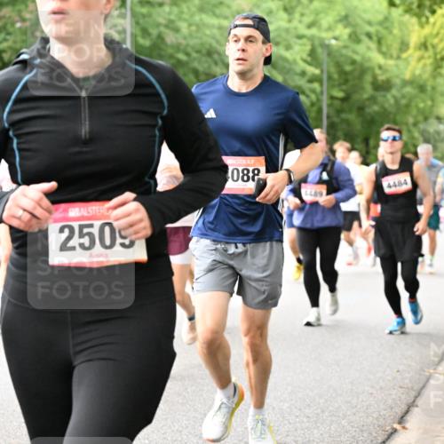 06.09.2026 - CURREX Alsterlauf Dr. Thomas Lammeyer http://msf.ph/oto/10116193 06.09.2026 09:12:29 Laufen 92, 250, 088, 4489, 4484 meine-sportfotos.de