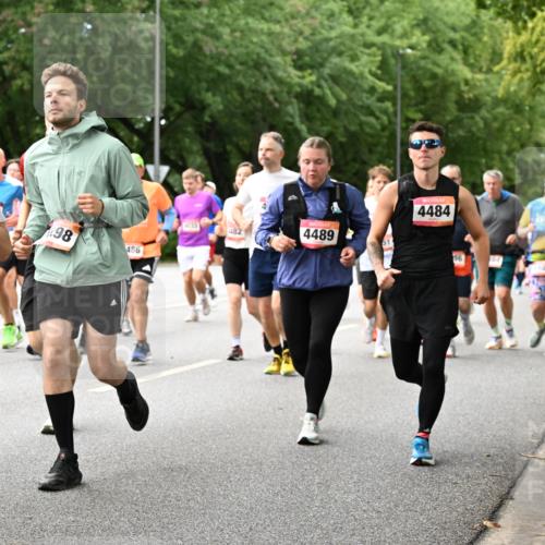 06.09.2026 - CURREX Alsterlauf Dr. Thomas Lammeyer http://msf.ph/oto/10116203 06.09.2026 09:12:30 Laufen 3801, 98, 486, 482, 4489, 4484, 56 meine-sportfotos.de