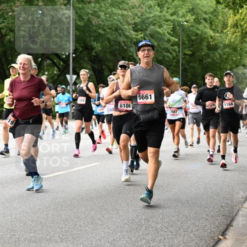 06.09.2026 - CURREX Alsterlauf Dr. Thomas Lammeyer http://msf.ph/oto/10116268 06.09.2026 09:12:39 Laufen 055, 19, 1273, 3584, 4916, 6106, 5661, 17, 4925, 5, 5166, 3049, 3687 meine-sportfotos.de