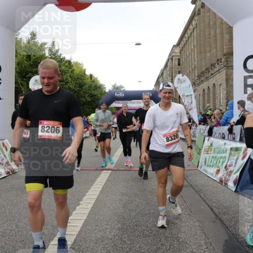 06.09.2026 - CURREX Alsterlauf Yannick Fuchs http://msf.ph/oto/10116363 06.09.2026 09:59:06 Ziel 2060, 2068, 2618, 2627, 2649, 2981, 3049, 3203, 3323, 3425, 3499, 3517, 3546, 3552, 3765, 3871, 4293, 4605, 4814, 4856, 4953, 4990, 5099, 5100, 5459, 5599, 5801, 6064, 6065, 6082, 6083, 8051, 8206, 8265, 8320 meine-sportfotos.de