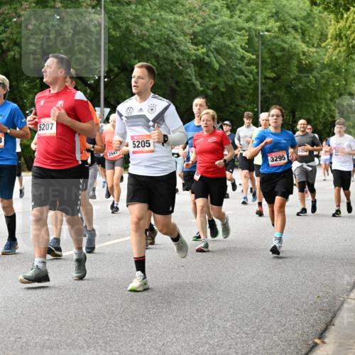 06.09.2026 - CURREX Alsterlauf Dr. Thomas Lammeyer http://msf.ph/oto/10116408 06.09.2026 09:12:57 Laufen 2266, 3378, 5207, 294, 5205, 345, 32, 3295, 5005 meine-sportfotos.de