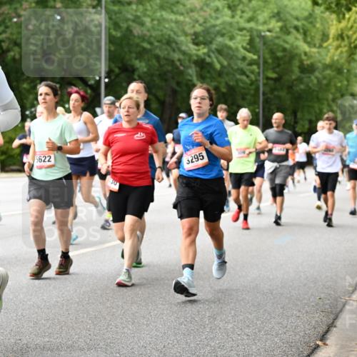 06.09.2026 - CURREX Alsterlauf Dr. Thomas Lammeyer http://msf.ph/oto/10116419 06.09.2026 09:12:58 Laufen 33, 5205, 5622, 30, 3295 meine-sportfotos.de