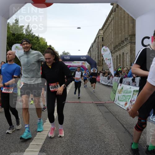 06.09.2026 - CURREX Alsterlauf Yannick Fuchs http://msf.ph/oto/10116444 06.09.2026 09:59:08 Ziel 2060, 2068, 2618, 2627, 2649, 2981, 3203, 3375, 3425, 3499, 3517, 3546, 3552, 3765, 3871, 4293, 4531, 4814, 4856, 4953, 4990, 5283, 5459, 5599, 5801, 5891, 6064, 6065, 6082, 6083, 6144, 6337, 8051, 8206, 8265, 8320 meine-sportfotos.de