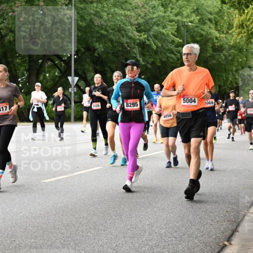 06.09.2026 - CURREX Alsterlauf Dr. Thomas Lammeyer http://msf.ph/oto/10116509 06.09.2026 09:13:10 Laufen 2324, 3452, 4817, 3631, 3426, 8295, 4056, 5004, 1069, 2940 meine-sportfotos.de