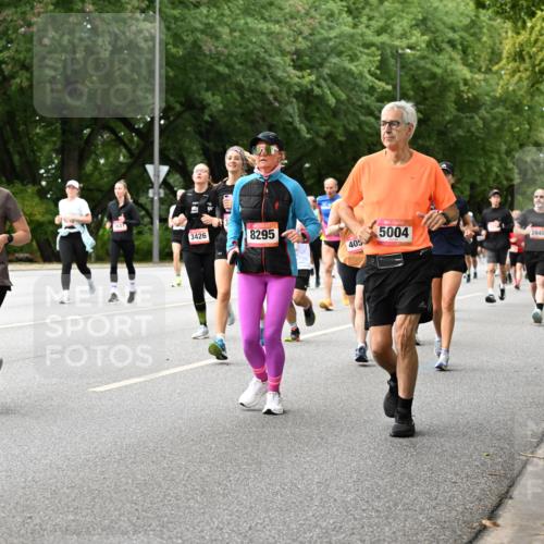 06.09.2026 - CURREX Alsterlauf Dr. Thomas Lammeyer http://msf.ph/oto/10116510 06.09.2026 09:13:10 Laufen 2324, 3452, 3631, 4812, 3426, 8295, 405, 5004, 2940 meine-sportfotos.de