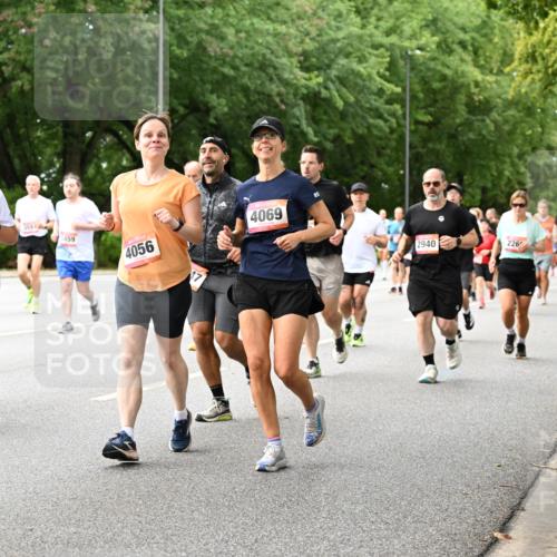 06.09.2026 - CURREX Alsterlauf Dr. Thomas Lammeyer http://msf.ph/oto/10116531 06.09.2026 09:13:13 Laufen 34, 3261, 359, 859, 4056, 4069, 2940, 226 meine-sportfotos.de