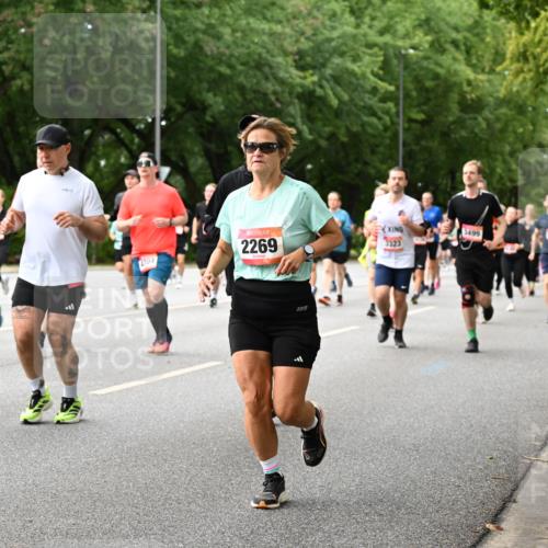 06.09.2026 - CURREX Alsterlauf Dr. Thomas Lammeyer http://msf.ph/oto/10116556 06.09.2026 09:13:16 Laufen 4549, 93, 3499, 2269, 3323, 4704 meine-sportfotos.de