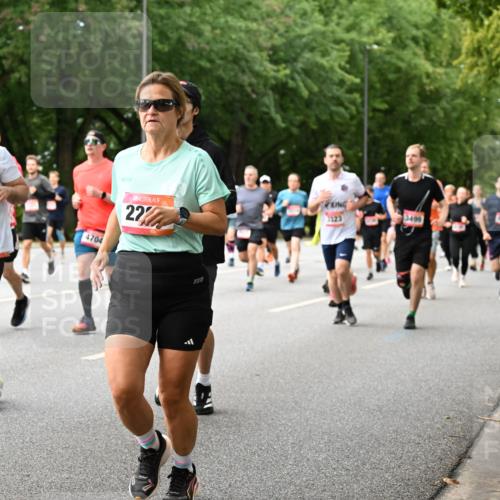 06.09.2026 - CURREX Alsterlauf Dr. Thomas Lammeyer http://msf.ph/oto/10116559 06.09.2026 09:13:16 Laufen 888, 4704, 22, 3499 meine-sportfotos.de