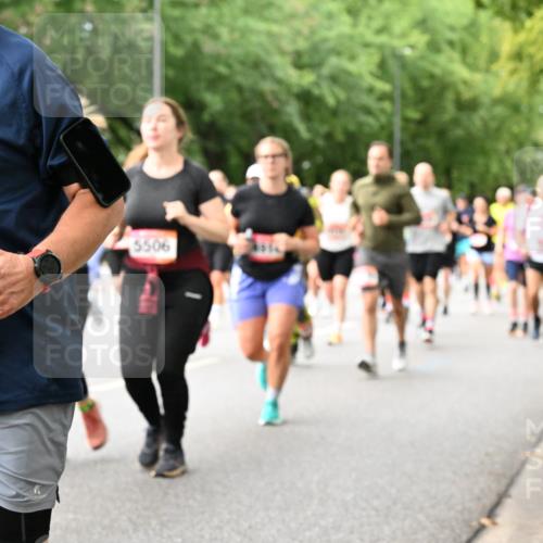 06.09.2026 - CURREX Alsterlauf Dr. Thomas Lammeyer http://msf.ph/oto/10116633 06.09.2026 09:13:26 Laufen 2698, 5506 meine-sportfotos.de