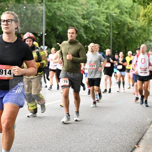 06.09.2026 - CURREX Alsterlauf Dr. Thomas Lammeyer http://msf.ph/oto/10116641 06.09.2026 09:13:28 Laufen 4914, 5779, 2524, 5109 meine-sportfotos.de