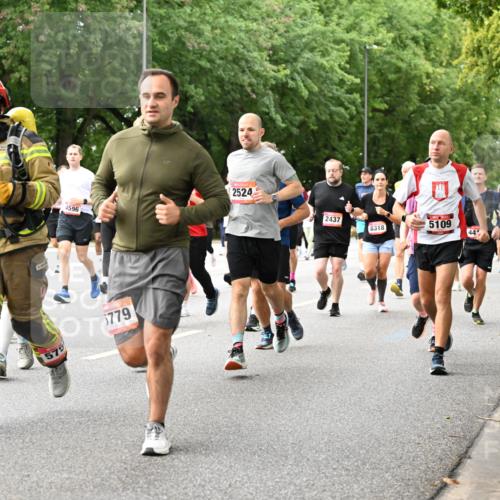 06.09.2026 - CURREX Alsterlauf Dr. Thomas Lammeyer http://msf.ph/oto/10116643 06.09.2026 09:13:28 Laufen 2215, 575, 4596, 5779, 2524, 5542, 2437, 5109, 8318 meine-sportfotos.de