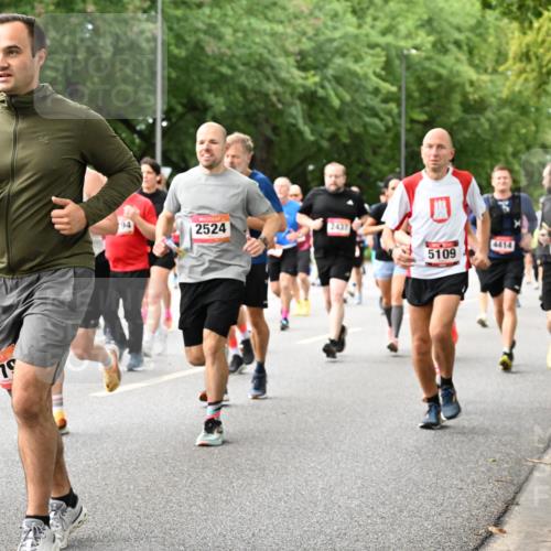 06.09.2026 - CURREX Alsterlauf Dr. Thomas Lammeyer http://msf.ph/oto/10116648 06.09.2026 09:13:29 Laufen 575, 79, 2524, 2437, 5109, 4414 meine-sportfotos.de