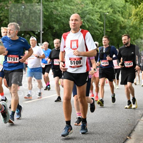 06.09.2026 - CURREX Alsterlauf Dr. Thomas Lammeyer http://msf.ph/oto/10116656 06.09.2026 09:13:30 Laufen 94, 2524, 3511, 5781, 551, 243, 5109, 4414, 451, 5543 meine-sportfotos.de