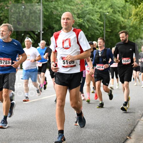 06.09.2026 - CURREX Alsterlauf Dr. Thomas Lammeyer http://msf.ph/oto/10116657 06.09.2026 09:13:30 Laufen 4, 3511, 5781, 5109, 5543, 34, 4414 meine-sportfotos.de
