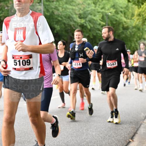 06.09.2026 - CURREX Alsterlauf Dr. Thomas Lammeyer http://msf.ph/oto/10116659 06.09.2026 09:13:31 Laufen 1355, 5109, 4414, 5543 meine-sportfotos.de