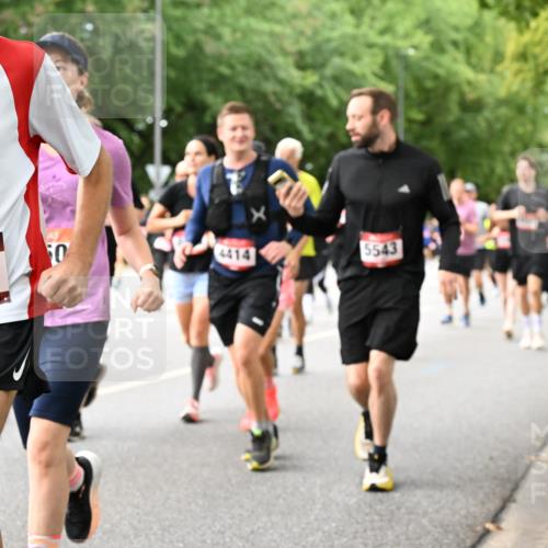 06.09.2026 - CURREX Alsterlauf Dr. Thomas Lammeyer http://msf.ph/oto/10116661 06.09.2026 09:13:31 Laufen 5109, 50, 4414, 5543 meine-sportfotos.de