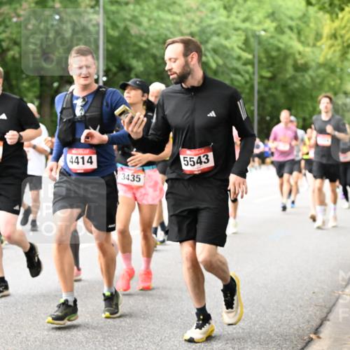 06.09.2026 - CURREX Alsterlauf Dr. Thomas Lammeyer http://msf.ph/oto/10116664 06.09.2026 09:13:31 Laufen 2437, 4414, 3435, 5543 meine-sportfotos.de
