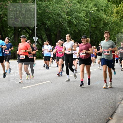 06.09.2026 - CURREX Alsterlauf Dr. Thomas Lammeyer http://msf.ph/oto/10116733 06.09.2026 09:13:41 Laufen 3721, 4259, 2504, 2957, 3412, 6460, 3756, 2121, 6290, 6292, 3712, 5284, 4733, 4229 meine-sportfotos.de