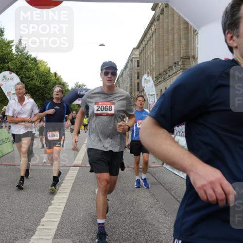 06.09.2026 - CURREX Alsterlauf Yannick Fuchs http://msf.ph/oto/10116748 06.09.2026 09:59:12 Ziel 2068, 2220, 2618, 2627, 2913, 3375, 3425, 3499, 3825, 3871, 3892, 4293, 4531, 4814, 4856, 4953, 4990, 5249, 5283, 5459, 5599, 5801, 5891, 6082, 6083, 6144, 6337 meine-sportfotos.de