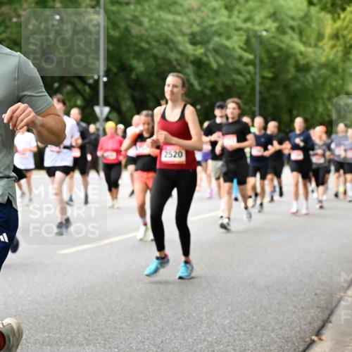 06.09.2026 - CURREX Alsterlauf Dr. Thomas Lammeyer http://msf.ph/oto/10116753 06.09.2026 09:13:44 Laufen 6292, 2520 meine-sportfotos.de