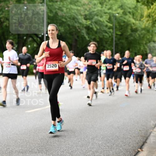 06.09.2026 - CURREX Alsterlauf Dr. Thomas Lammeyer http://msf.ph/oto/10116756 06.09.2026 09:13:44 Laufen 2520, 6460 meine-sportfotos.de