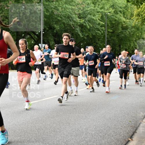 06.09.2026 - CURREX Alsterlauf Dr. Thomas Lammeyer http://msf.ph/oto/10116762 06.09.2026 09:13:45 Laufen 372120, 2520, 4784, 63, 3943, 12, 6355, 6368, 4507, 5284, 4229 meine-sportfotos.de