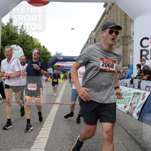 06.09.2026 - CURREX Alsterlauf Yannick Fuchs http://msf.ph/oto/10116765 06.09.2026 09:59:12 Ziel 2068, 2220, 2618, 2627, 2913, 3375, 3425, 3499, 3825, 3871, 3892, 4293, 4531, 4814, 4856, 4953, 4990, 5249, 5283, 5459, 5599, 5801, 5891, 6082, 6083, 6144, 6337 meine-sportfotos.de