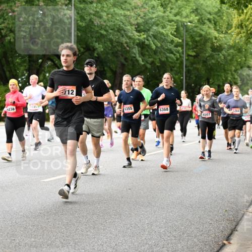 06.09.2026 - CURREX Alsterlauf Dr. Thomas Lammeyer http://msf.ph/oto/10116768 06.09.2026 09:13:46 Laufen 784, 4238, 3945, 12, 4229, 6355, 6368, 6121, 5284, 4507 meine-sportfotos.de