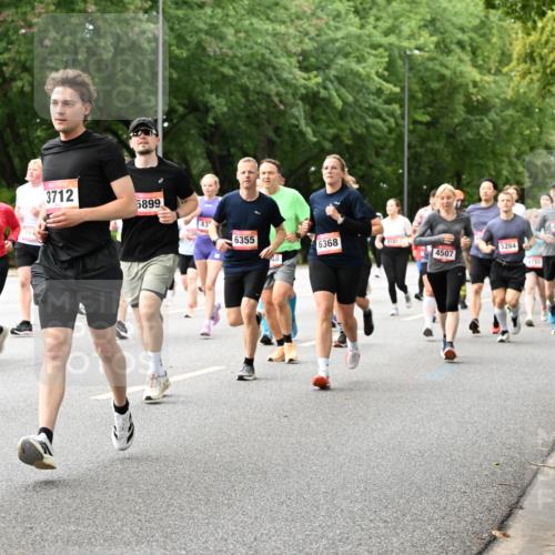 06.09.2026 - CURREX Alsterlauf Dr. Thomas Lammeyer http://msf.ph/oto/10116771 06.09.2026 09:13:46 Laufen 4077, 4238, 394, 3712, 5899, 43, 6355, 6368, 5284, 48, 4507, 4733, 4229 meine-sportfotos.de