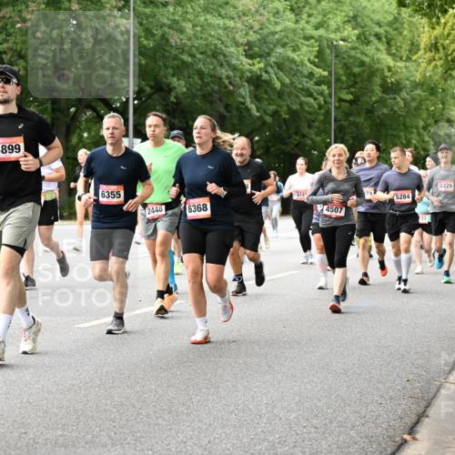 06.09.2026 - CURREX Alsterlauf Dr. Thomas Lammeyer http://msf.ph/oto/10116778 06.09.2026 09:13:47 Laufen 3945, 5899, 6355, 2448, 6368, 6121, 4507, 979, 5284, 33, 4229, 526465 meine-sportfotos.de