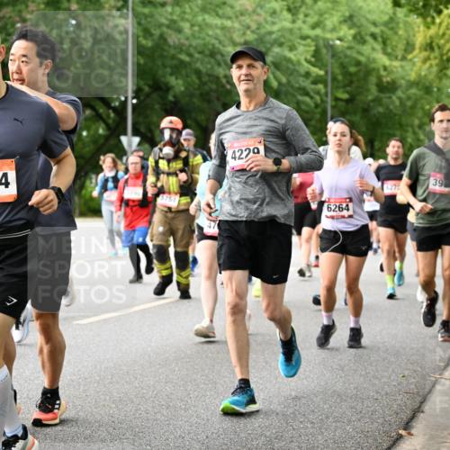 06.09.2026 - CURREX Alsterlauf Dr. Thomas Lammeyer http://msf.ph/oto/10116811 06.09.2026 09:13:51 Laufen 5284, 4229, 47, 6264, 39, 6272 meine-sportfotos.de