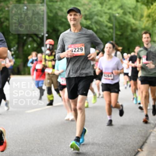 06.09.2026 - CURREX Alsterlauf Dr. Thomas Lammeyer http://msf.ph/oto/10116813 06.09.2026 09:13:52 Laufen 4, 229 meine-sportfotos.de