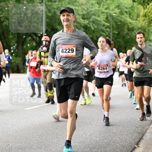 06.09.2026 - CURREX Alsterlauf Dr. Thomas Lammeyer http://msf.ph/oto/10116816 06.09.2026 09:13:52 Laufen 612, 3754, 4229, 6264 meine-sportfotos.de