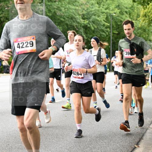 06.09.2026 - CURREX Alsterlauf Dr. Thomas Lammeyer http://msf.ph/oto/10116821 06.09.2026 09:13:52 Laufen 121, 4229, 53, 6264, 39, 3727 meine-sportfotos.de