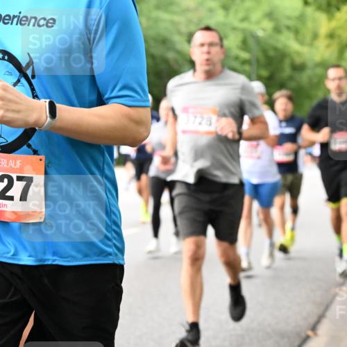 06.09.2026 - CURREX Alsterlauf Dr. Thomas Lammeyer http://msf.ph/oto/10116854 06.09.2026 09:13:56 Laufen 3727, 3723 meine-sportfotos.de