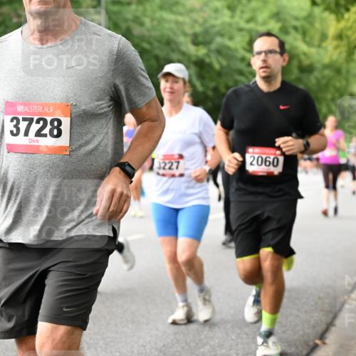 06.09.2026 - CURREX Alsterlauf Dr. Thomas Lammeyer http://msf.ph/oto/10116860 06.09.2026 09:13:57 Laufen 3728, 3227, 2060 meine-sportfotos.de