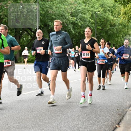 06.09.2026 - CURREX Alsterlauf Dr. Thomas Lammeyer http://msf.ph/oto/10116940 06.09.2026 09:14:07 Laufen 2775, 2778, 5903, 5539, 2195, 5519 meine-sportfotos.de