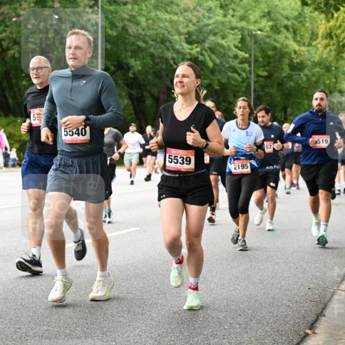 06.09.2026 - CURREX Alsterlauf Dr. Thomas Lammeyer http://msf.ph/oto/10116945 06.09.2026 09:14:07 Laufen 5, 5540, 57, 5539, 2195, 9519 meine-sportfotos.de